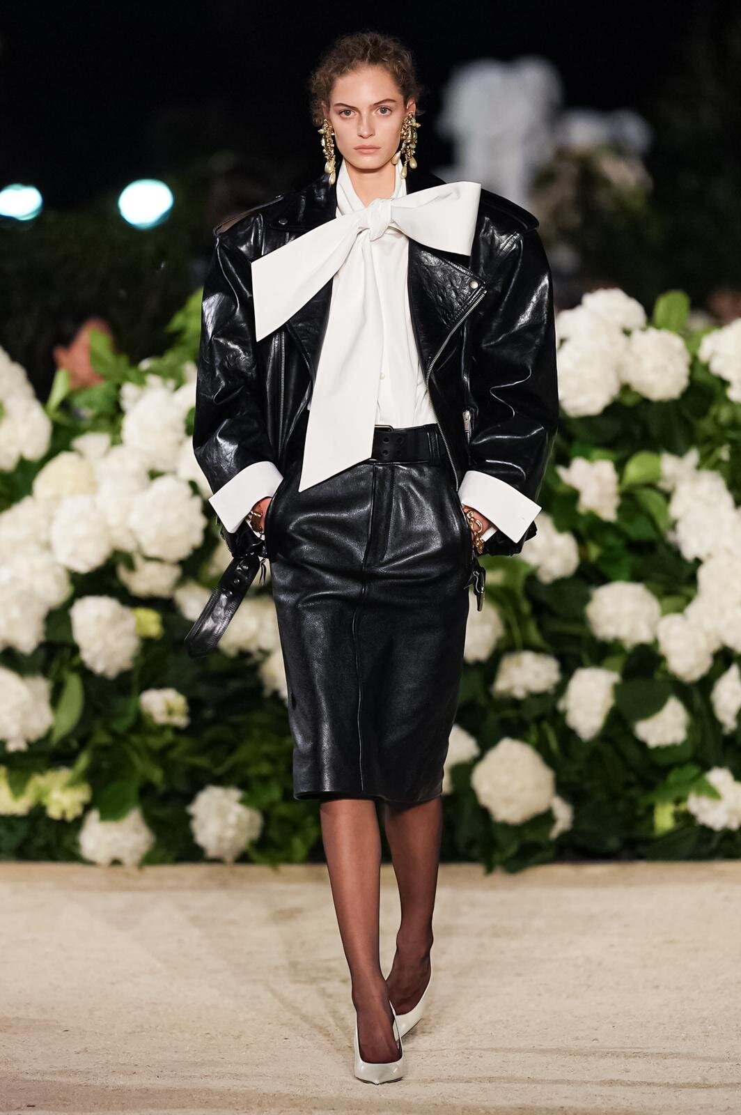 サンローラン 26年春夏ウィメンズコレクション - 強さとフェミニティの二重奏｜写真1