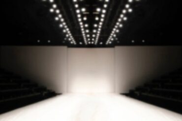 【2026年春夏トレンド】センシュアルな“ランジェリー“調ファッションが、ランウェイを席巻。BLACKPINK・ロゼからマドンナまで｜Pen Online