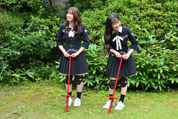 乃木坂46・一ノ瀬美空＆菅原咲月が”レトロおもちゃ”に大はしゃぎ！TBS系全国放送 7月13日（日）『先駆け！アーレーイーマー』乃木坂駅にポスターも登場！