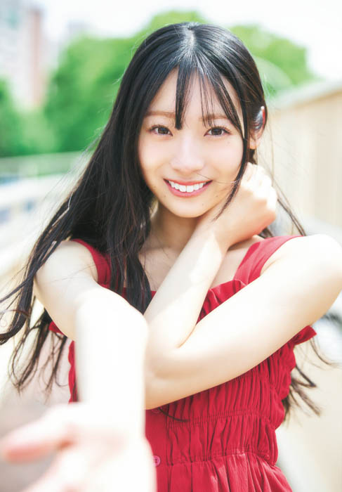 日向坂46 四期生の宮地すみれが、5月29日（木）発売「週刊少年チャンピオン」26号の表紙＆巻頭グラビアに登場！両面BIGポスターが付録としてつくほか、限定QUOカード200名プレゼント企画も！