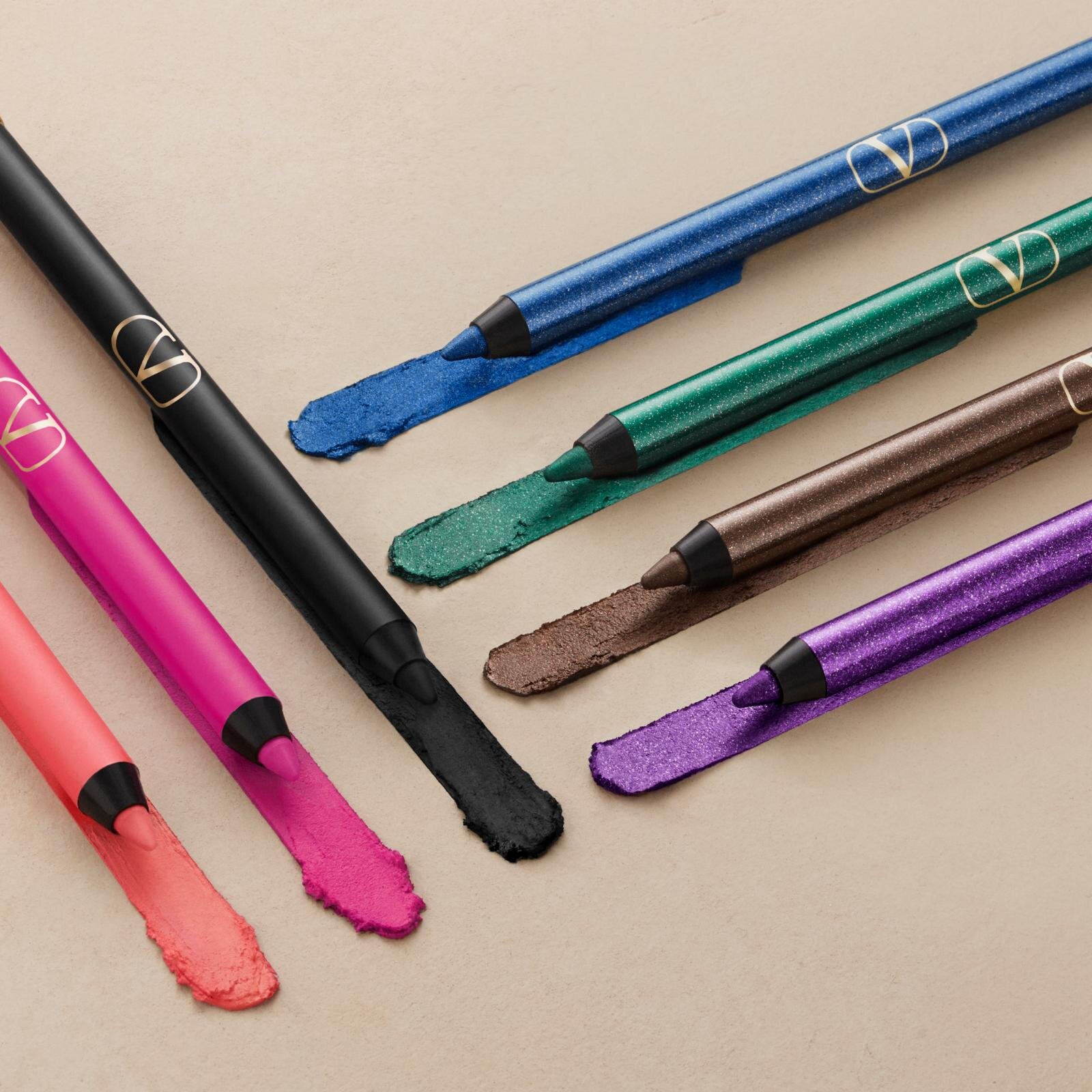 「ヴァレンティノ カラーグラフ」 各6,930円