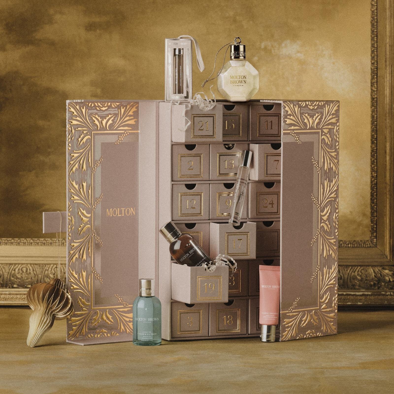 モルトンブラウン25年クリスマスコフレ、“人気の香り”楽しむボディケア＆香水入りアドベントカレンダー