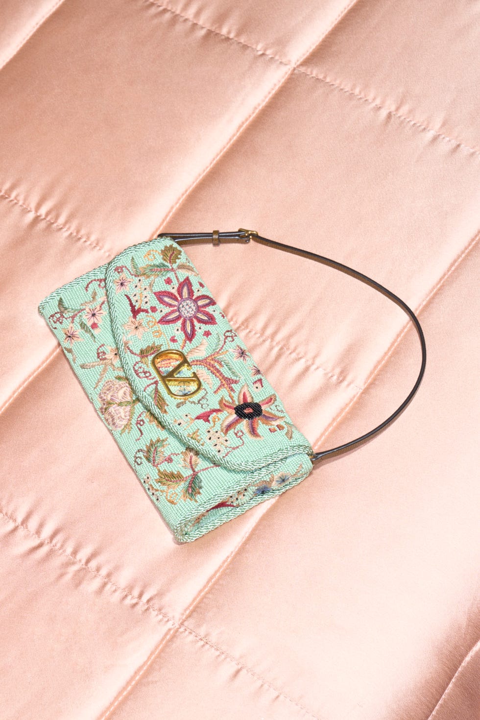 il progetto creativo digitale per la borsa devain di valentino garavani