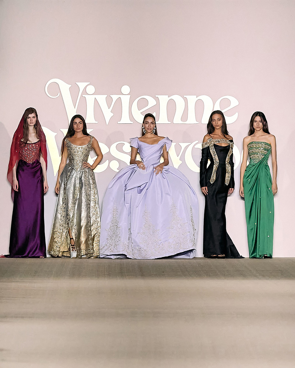 「ヴィヴィアン・ウエストウッド」26年春夏コレクション