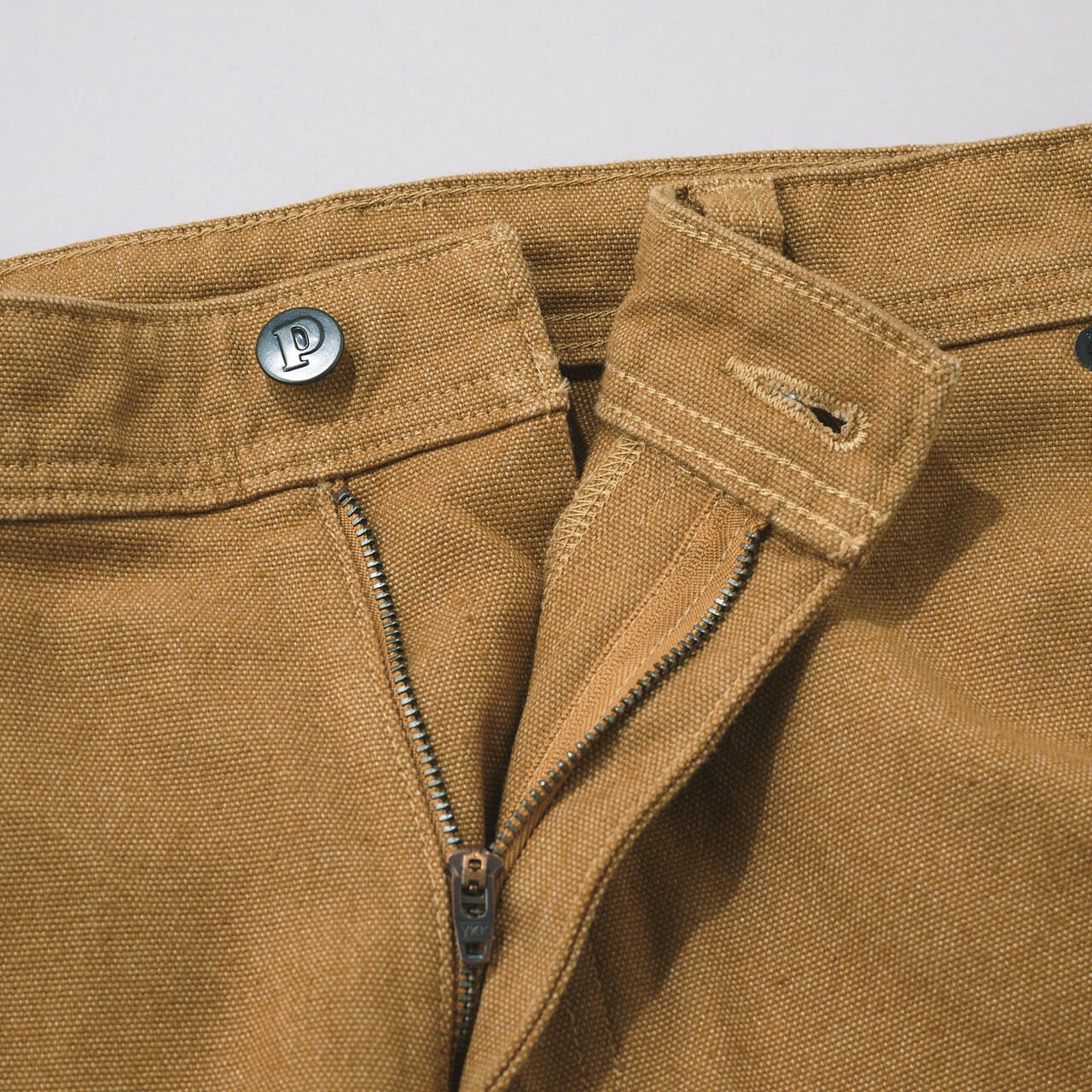 パタゴニアのメンズ・アイアン・フォージ・ファイブポケット・パンツのジップ