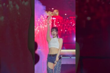 Dahyun in Chicago at Lollapalooza 2025 | Twice