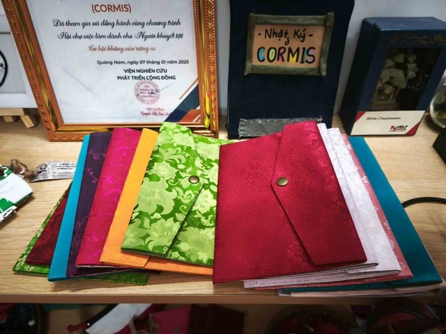 スクラップがグリーンファッションになるとき - 写真6。 Khi vải vụn hóa thời trang xanh- Ảnh 6.