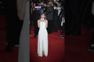 齊藤京子、美しい純白ドレス姿　東京国際映画祭レカペ