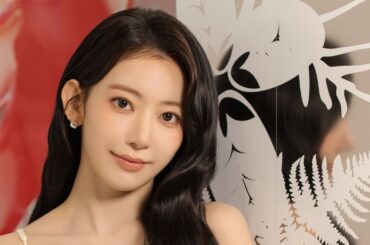 宮脇咲良が語る、“未来の自分”を育てるビューティー哲学 | Vogue Japan