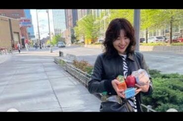 ＜大橋未歩＞ニューヨーク在住、古着ワンピと「母のお古」でレッドカーペットに　大胆スリットから美脚も披露