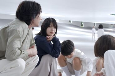 蒔田彩珠＆栁俊太郎、性愛ない夫婦が赤ちゃんカフェ化した世界で親になる／映画『消滅世界』本編＆メイキング映像