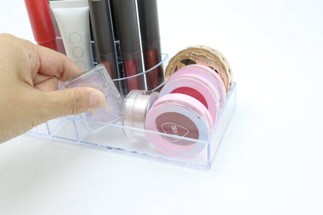 メイクアップスタンド（8仕切り）　使用例