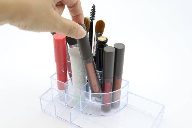 メイクアップスタンド（8仕切り）　取り出しやすい