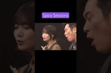 ♪WINDING ROAD を歌う中西アルノと黒沢薫 251018