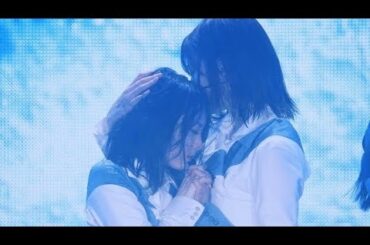 櫻坂46「ブルームーンキス」の深い歌詞の意味を考察〜女性同士の恋？「あ、キスしちゃった」の解釈〜