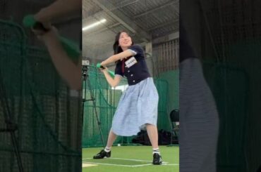 Japanese Idol Konishi Hits on First Pitch