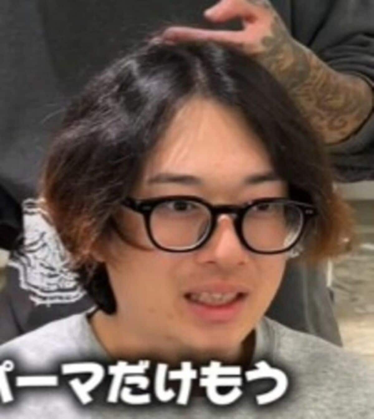 他店で断られた「パーマ」をオーダーした男性 プロが本気を出した結果に反響! 「うわぁ…」「すごぉ…!」と本人も驚きを隠せない仕上がり | LIMO | くらしとお金の経済メディア 他店で断られた「パーマ」をオーダーした男性 プロが本気を出した結果に反響! 「うわぁ…」「すごぉ…!」と本人も驚きを隠せない仕上がり | LIMO | くらしとお金の経済メディア