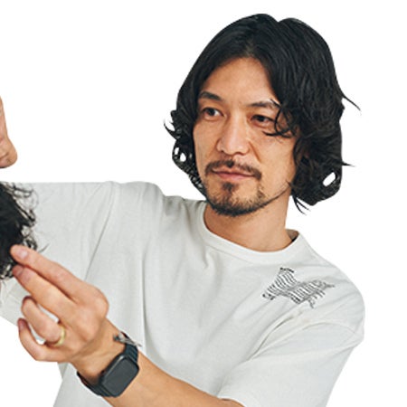 美容室Cue_のヘアスタイリストの小林裕司さん