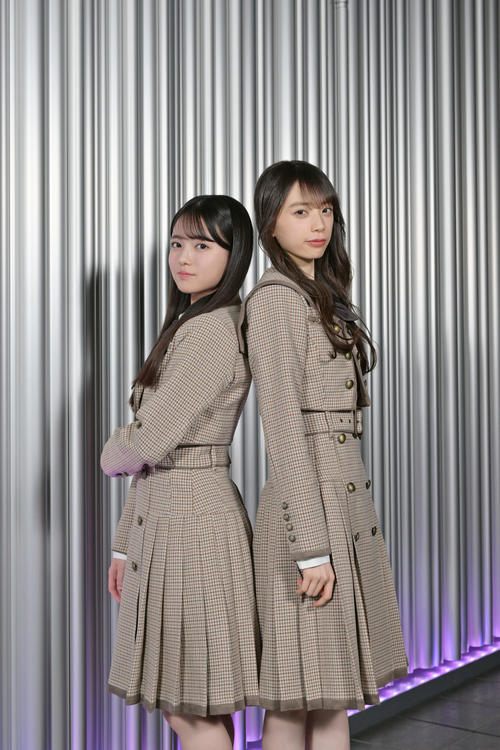 ダブルセンターを務める乃木坂46の矢田萌華（右）と瀬戸口心月