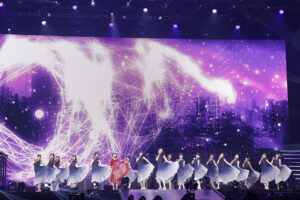 久保史緒里「最高の9年間でした！」叫ぶ！卒業コンサートで松本潤、有村架純ナレーション8