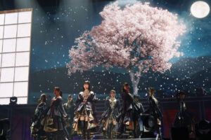 久保史緒里「最高の9年間でした！」叫ぶ！卒業コンサートで松本潤、有村架純ナレーション13