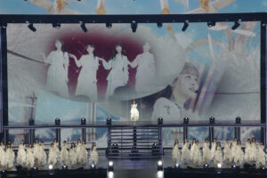 久保史緒里「最高の9年間でした！」叫ぶ！卒業コンサートで松本潤、有村架純ナレーション16