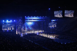 久保史緒里「最高の9年間でした！」叫ぶ！卒業コンサートで松本潤、有村架純ナレーション19