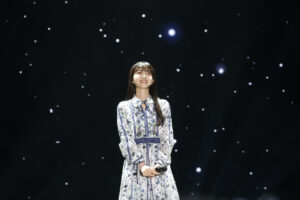 久保史緒里「最高の9年間でした！」叫ぶ！卒業コンサートで松本潤、有村架純ナレーション20