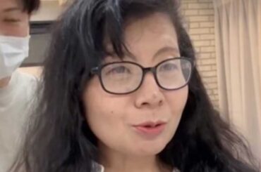 「旦那様も惚れ直すのでは？」　胸元まで伸びた髪をバッサリ→年の差婚女性が大変身　大胆ビフォーアフターに称賛の声 | Hint-Pot