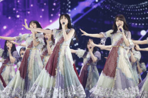 久保史緒里「最高の9年間でした！」叫ぶ！卒業コンサートで松本潤、有村架純ナレーション38