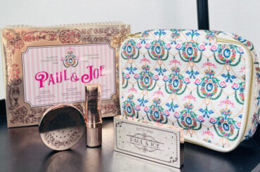 【ポール＆ジョー】メイクアップ コレクション 2025〈001 フラッパードレス〉をレビュー！限定のかわいさと上品さが両立するクリスマスコフレ☆ | マキアオンライン