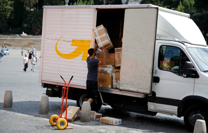 イタリア、低額小包に課税計画　ファッション産業保護へ