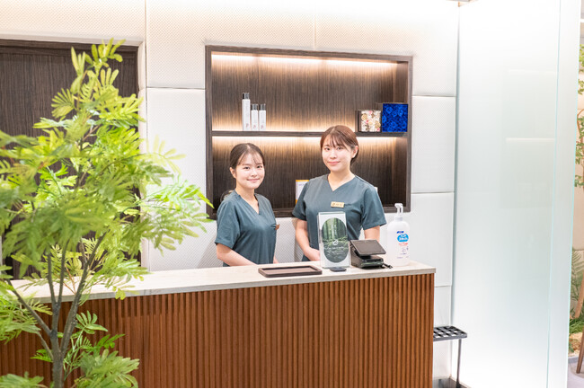 頭皮アートメイク専門の看護師 月乃なつと吉田れい。施術者の育成スタート。1期生は、首都圏外でも同レベルの施術を受けられるように首都圏外の看護師に向け「One Hair Academy」11月6日開講。 (2025年11月16日) 頭皮アートメイク専門の看護師 月乃なつと吉田れい。施術者の育成スタート。1期生は、首都圏外でも同レベルの施術を受けられるように首都圏外の看護師に向け「One Hair Academy」11月6日開講。 (2025年11月16日)