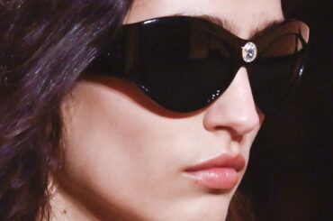 冬の乾燥対策に！高保湿“色づきリップ”3選【限定色あり】 | Vogue Japan