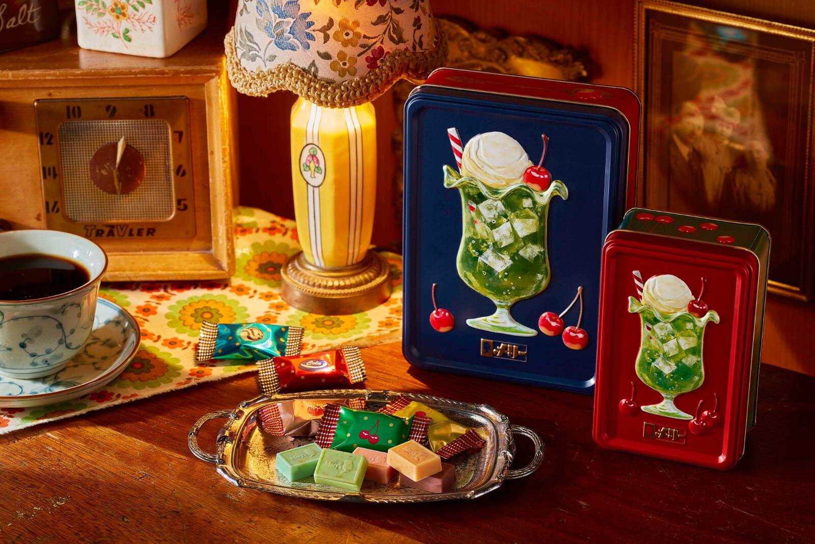 メリーチョコレート“レトロ喫茶メニュー”着想チョコ缶、パチパチはじけるフルーツサンドやオムライス味｜写真1