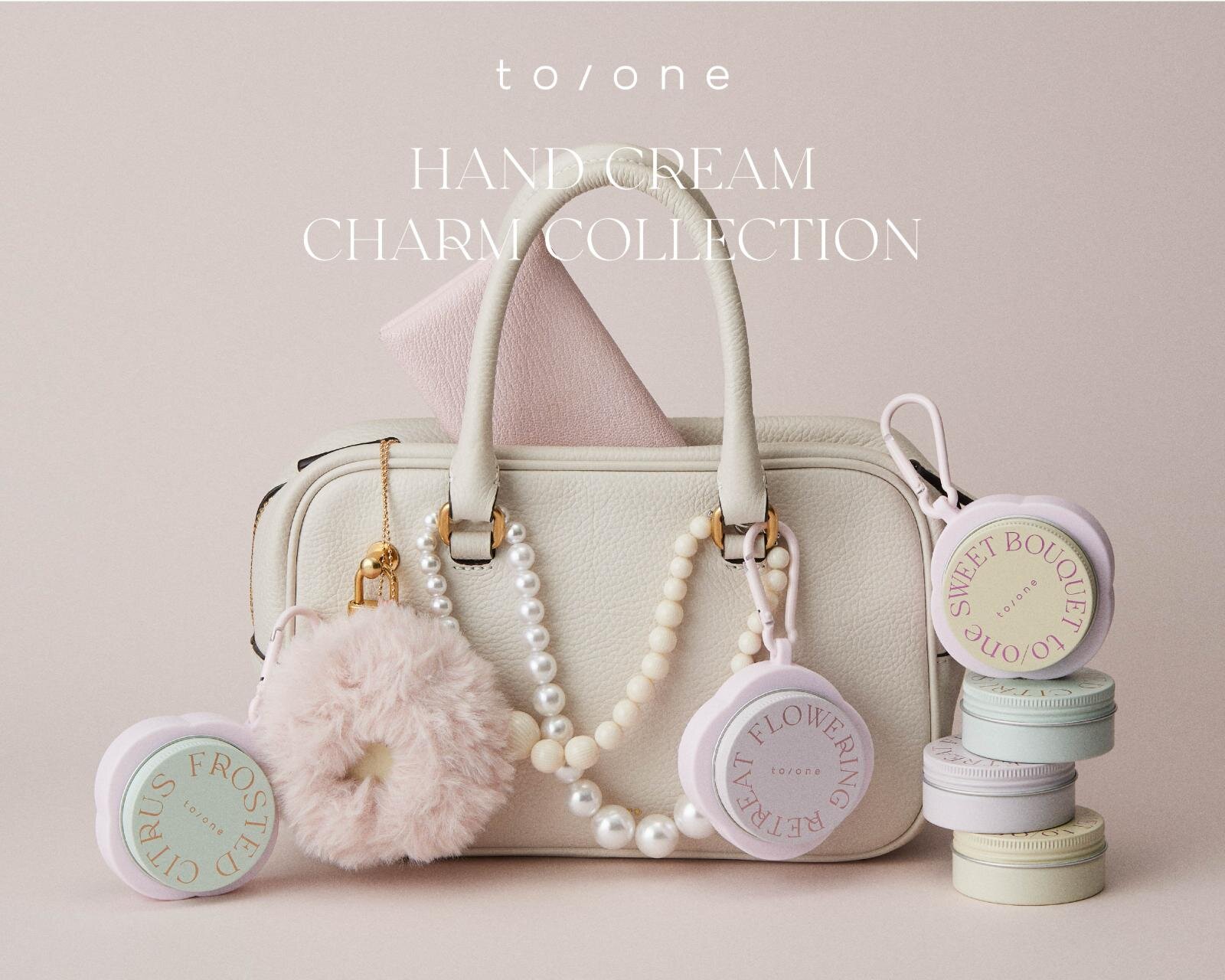 トーン25年冬“ころん”と愛らしいお守りハンドクリーム、ふわふわファーチャーム付き｜写真1