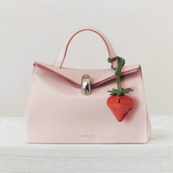 ジャックムス、新作バッグ「ル・ヴァレリー」を発表 米カリフォルニアに新店舗を加え、ファッション帝国を拡大 – FashionNetwork 日本 ジャックムス、新作バッグ「ル・ヴァレリー」を発表 米カリフォルニアに新店舗を加え、ファッション帝国を拡大 - FashionNetwork 日本