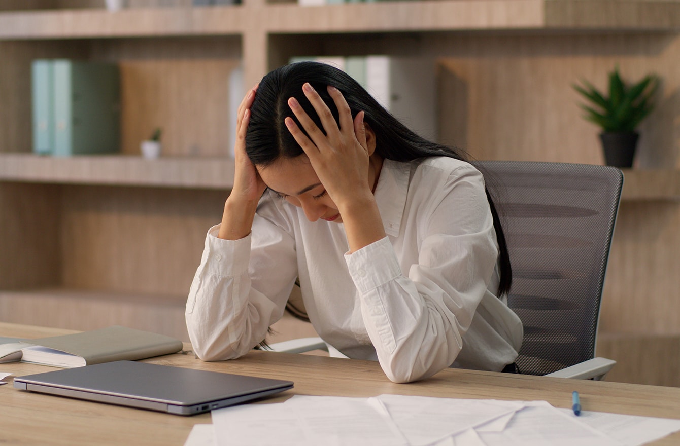 花形部署の美容部員が抑うつ状態に!?「ルッキズム」優先の職場にはびこる憂鬱の原因を解明 | mi-mollet NEWS FLASHLifestyle | mi-mollet(ミモレ) 花形部署の美容部員が抑うつ状態に!?「ルッキズム」優先の職場にはびこる憂鬱の原因を解明 | mi-mollet NEWS FLASHLifestyle | mi-mollet(ミモレ)