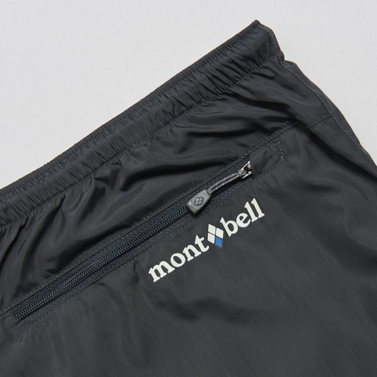 モンベルのウインドブラスト パンツのバックポケット