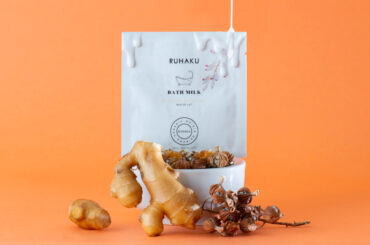 国産オーガニックコスメ「琉白」からシートマスクに着想したバスミルクが登場 - WWDJAPAN