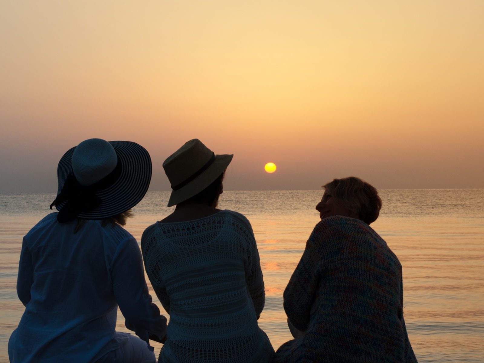 「閉経すると女じゃなくなる」は本当か? 日本の半分以上が50代過ぎなのに、まだそんな説を信じるつもり!?【美容ジャーナリスト 齋藤 薫さんと考える「閉経」】|OTONA SALONE 「閉経すると女じゃなくなる」は本当か? 日本の半分以上が50代過ぎなのに、まだそんな説を信じるつもり!?【美容ジャーナリスト 齋藤 薫さんと考える「閉経」】|OTONA SALONE