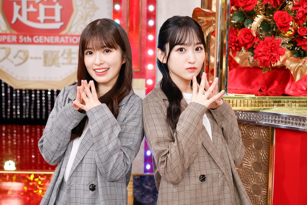 s**t kingzの「MORECHAU」で難しいダンスに挑戦した小川綾（左）と一ノ瀬美空（右）。