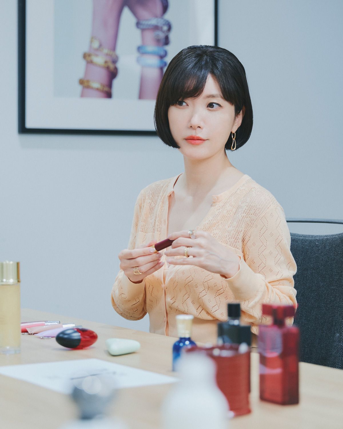 川上未映子の“ツヤボブ”を作るヘアアイロン、“ツヤ肌”を描くファンデは？