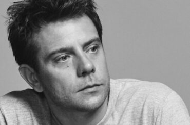 ジョナサン・アンダーソンが史上初の3連覇　英「ザ・ファッション・アワード 2025」 - WWDJAPAN