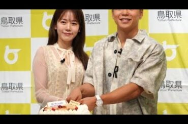 武尊＆川口葵、夫婦そろって初公の場で「あーん」　サプライズウェディングケーキで初入刀