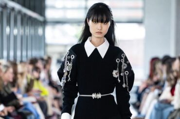 TOGA 2026年春夏コレクション - 平凡な服に宿る個性 - ファッションプレス