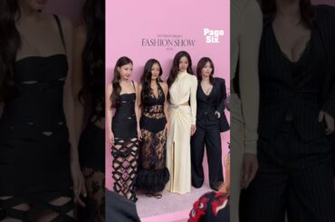#TWICE Arrives at VS Fashion Show Pink Carpet! 🪽✨ #NAYEON #ナヨン #MOMO #モモ #JIHYO #ジヒョ #TZUYU #ツウィ
