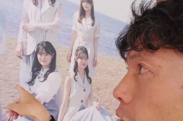 「一瞬の花火」看板前から深夜の美南ちゃん投稿を伝える