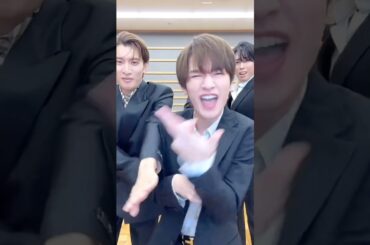 ふっかさん面白すぎるww どけよて😹😹個人的に最後の岩本さんもじわる😹#SnowMan #岩本照 #深澤辰哉 #ラウール #渡辺翔太 #向井康二 #阿部亮平 #目黒蓮 #宮舘涼太 #佐久間大介