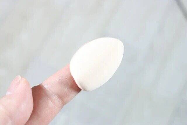 ダイソー　ミニファンデーションパフ（4個）